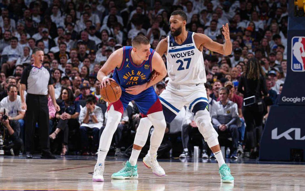 约基奇如何重新定义中锋位置：现代篮球的革命者