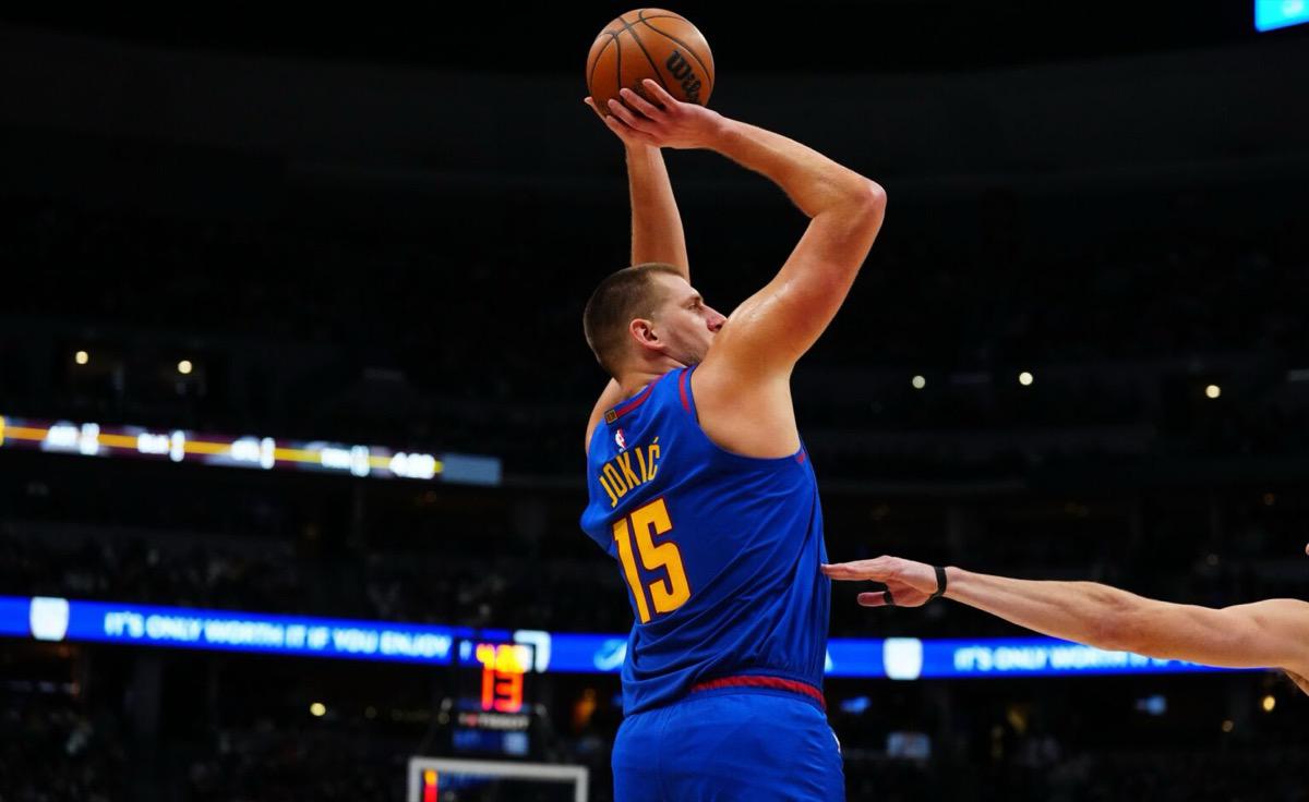 约基奇28分13助攻力克湖人:掘金保住西部第五,三双传球艺术再现