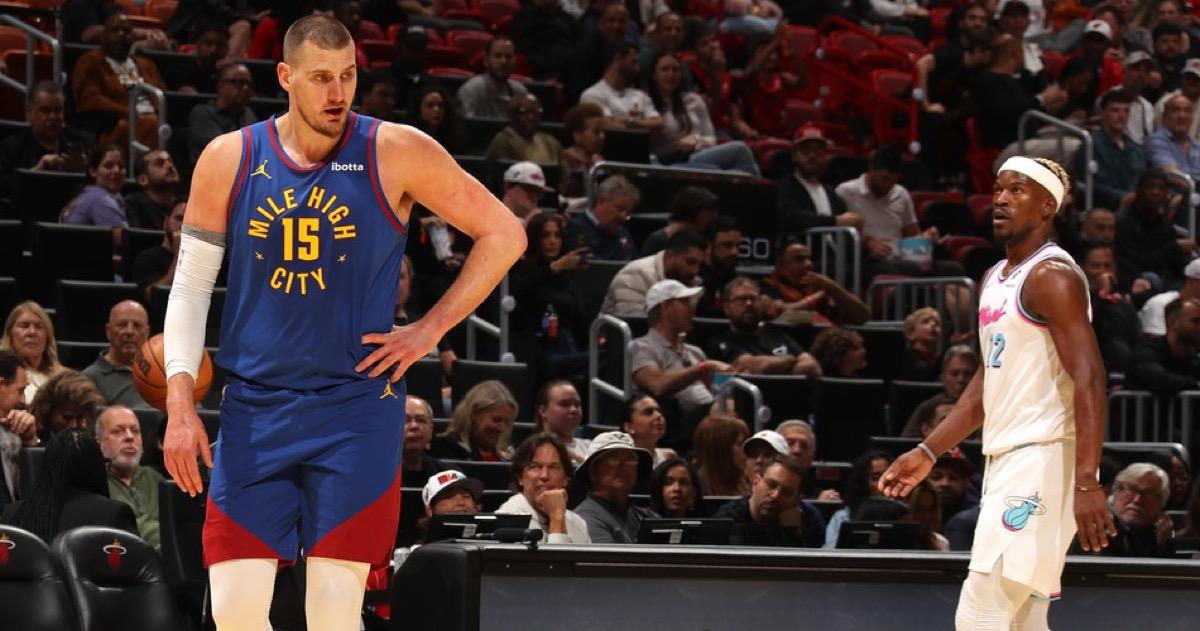 约基奇35+20+12魔术级表现却输勇士：我很担忧，掘金需要改变